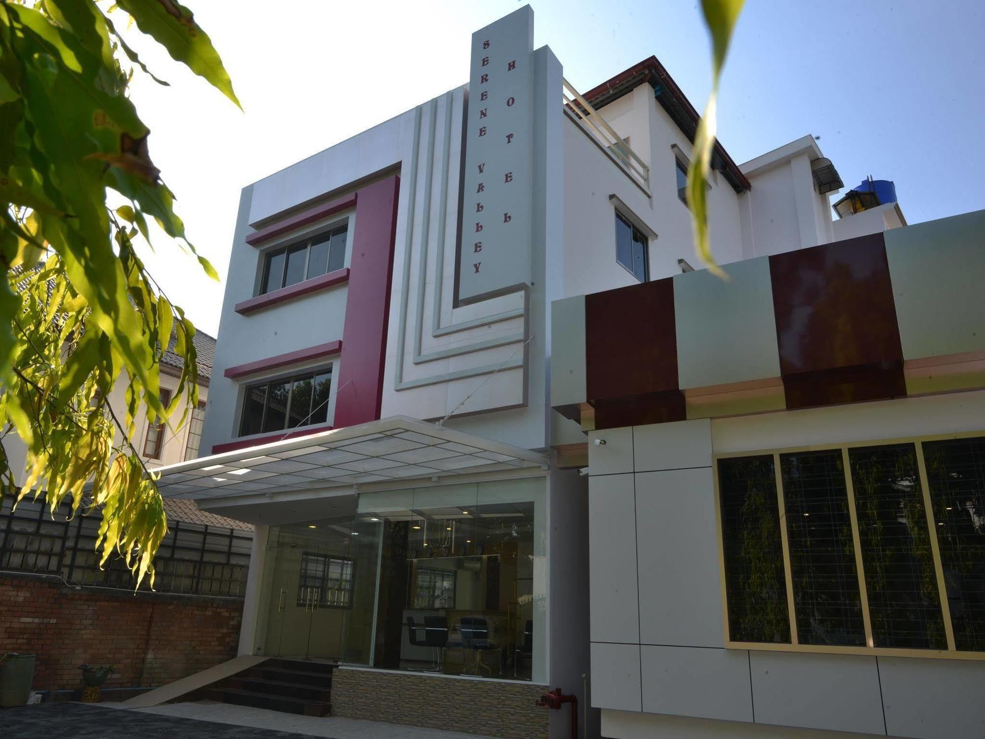 Serene Valley Hotel Yangon Exterior foto